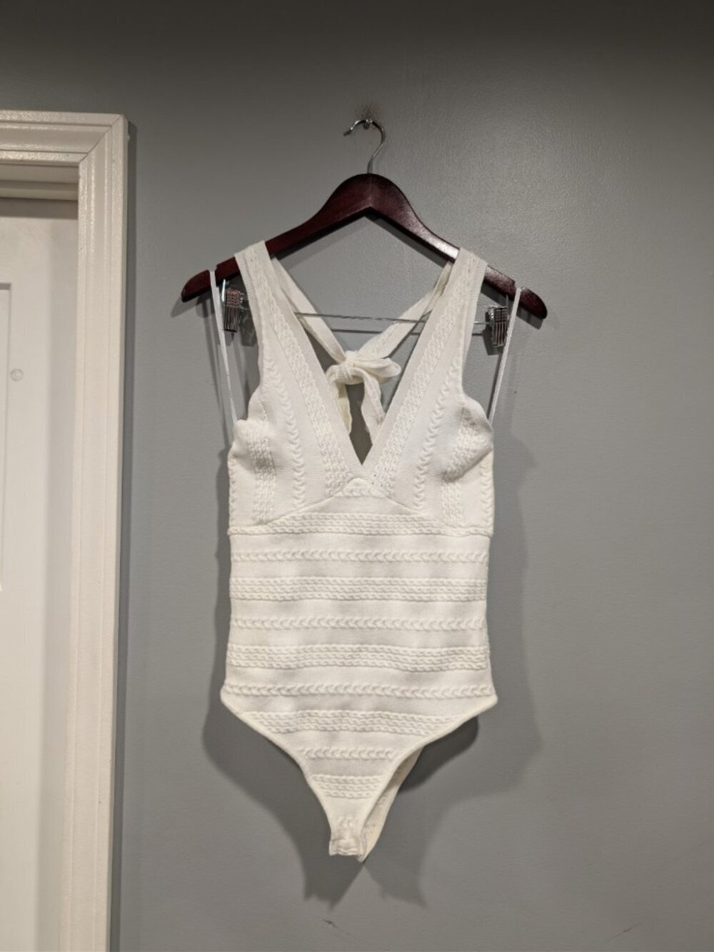Lulus Women's Ivory Knit Sleeveless Bodysuit Deep V Tie Neck Ribbed Boho Sz M